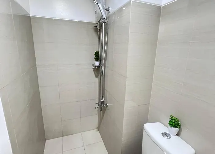 Unistay Shore Res W Bal Bay View Nr Moa Apartment