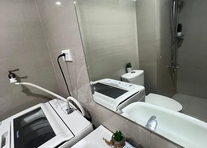 Unistay Shore Res W Bal Bay View Nr Moa * Manila