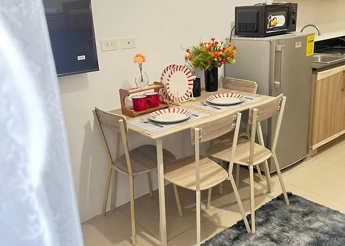 Unistay Shore Res W Bal Bay View Nr Moa Apartment Manila