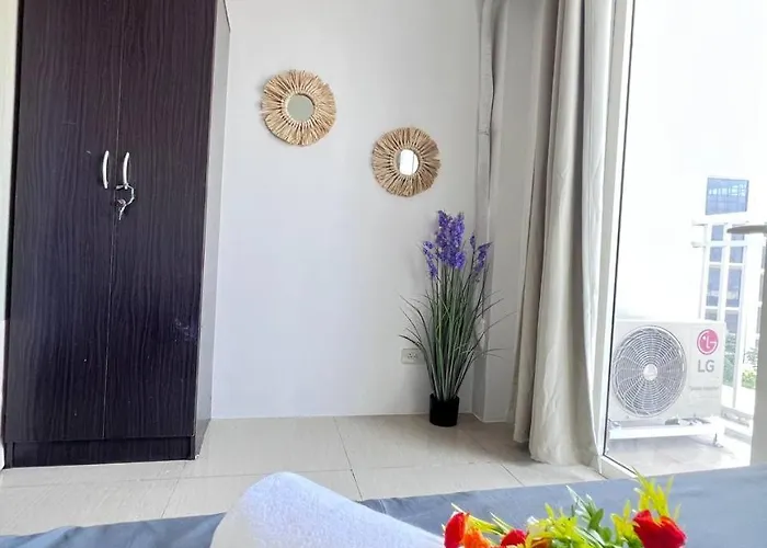Apartment Unistay Shore Res W Bal Bay View Nr Moa Manila