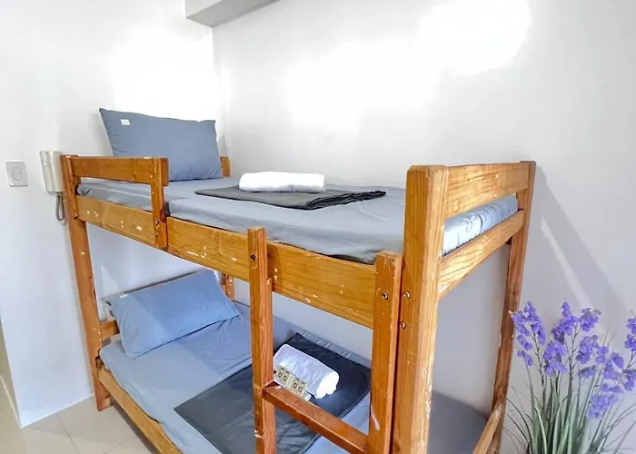 Unistay Shore Res W Bal Bay View Nr Moa Manila