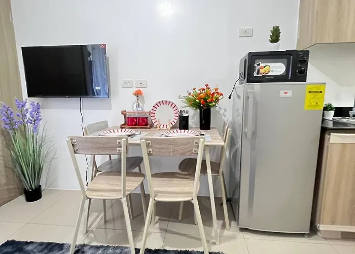Unistay Shore Res W Bal Bay View Nr Moa Apartment